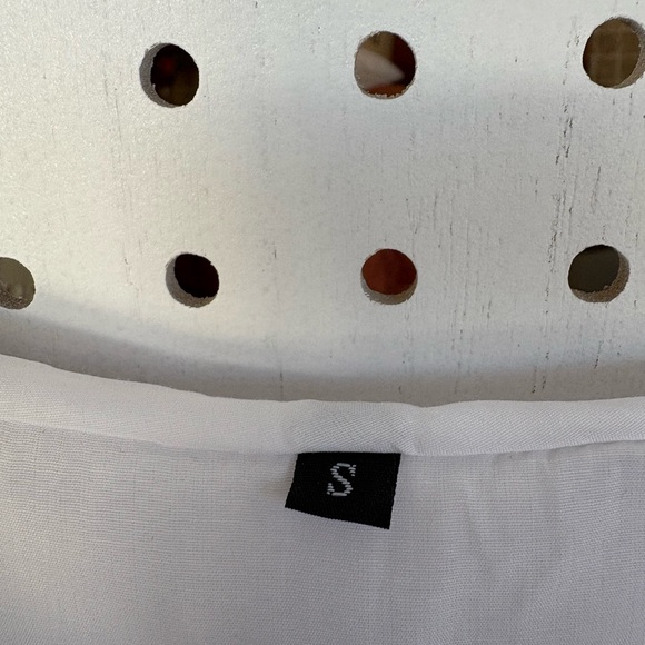 Chic White Ruffle Blouse - Picture 5 of 5